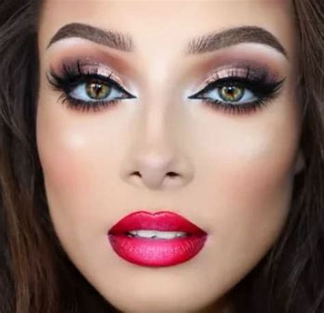 Beautiful Eye Makeup Ideas To Make You Look Attractive Christmas