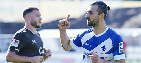 Serdar dursun, geçen sezon ligde 33 maçta fileleri 27 kez havalandırarak gol kralı olmuştu. Fußball: Welchen Wert Serdar Dursun für Darmstadt 98 hat