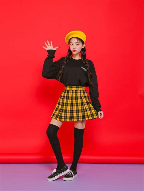 korean fashion 아름다운 소녀 👗🧥👒👠🥿🧣 fashion poses fashion model poses korean outfits