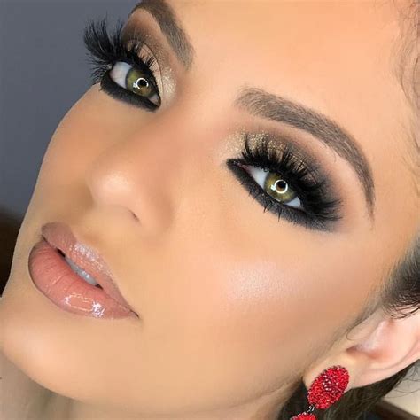 Pin By Stacy💋 ️💋bianca Blacy On Makeup Looks I Like Smokey Eye Makeup Eye Makeup Artistry Makeup