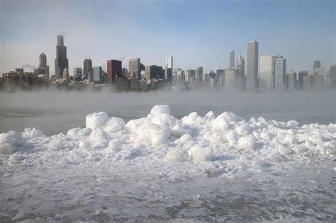 Americas 50 Coldest Cities Lake Michigan Frozen Chicago Photos