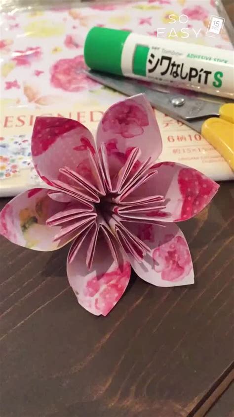 折り紙 枚で立体的なお花がつくれちゃう おしえあう 秒動画 soeasy