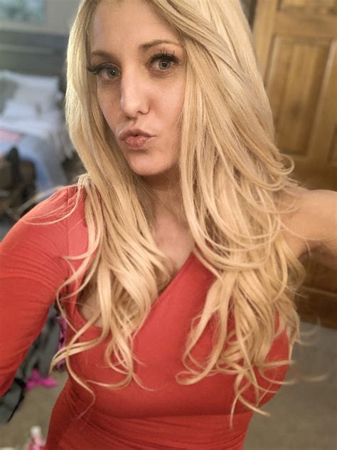 Tw Pornstars Ember Reigns Twitter Happy Tittytuesday Guys 6 11 Pm 26 May 2020