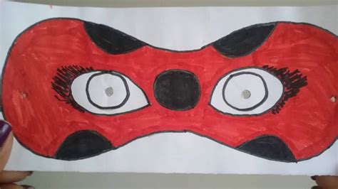 Mascara is a cosmetic (a beauty product) applied to the eyelashes to make them look thicker, longer, and darker. A máscara da Ladybug bem rápida e fácil! - YouTube