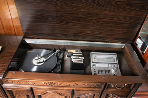 Vintage Sounddesign Stereo Console And 8 Track Tapes Ebth