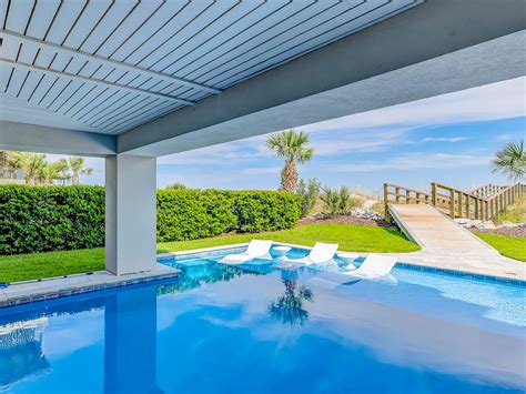 Top Hilton Head Island oceanfront rentals with a pool | Vacasa