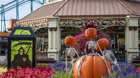 5 Theme Parks For Halloween Thrills And Chills Visit The Usa