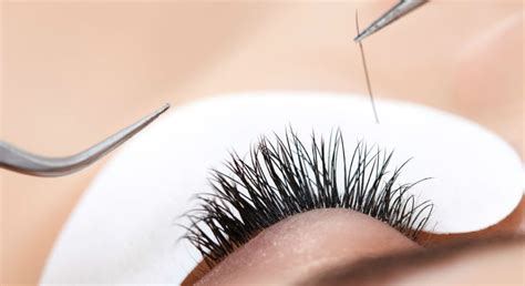 Mar 28, 2019 · eyelash extensions take a long time (up to two hours!), especially if you're going for a refill since they'll need to remove many existing extensions and clean your lashes before applying a. How To Remove Eyelash Extensions - Makeup Artist Pro