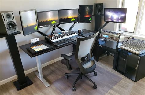 My Home Office Dual Computer Workstation With 5 Monitors Like R