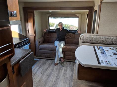Tour The 2020 Lance 1172 Truck Camper Mortons On The Move