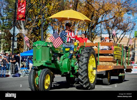 Prescott Az Usa November 10 2016 Vintage John Deere Farm Tractor