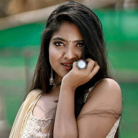 1366x768px 720p Free Download Nandana Varma Actress Malayalam Hd Phone Wallpaper Peakpx