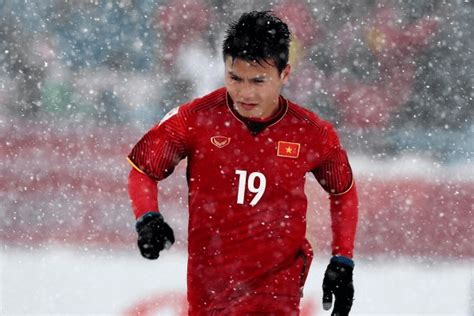 23h ngày 16/1, đội tuyển việt nam có lượt trận cuối cùng vòng bảng tại asian cup 2019, đối đầu với đội tuyển yemen. Chiều cao của Quang Hải là bao nhiêu?