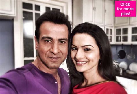 Itna Karo Na Mujhe Pyaar Ronit Roy And Pallavi Kulkarni Bond On The Sets With The Cast View