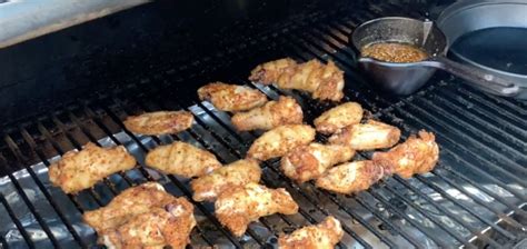 Breaded chicken wings that consist of bread crumbs, parmesan cheese, garlic powder, melted butter, and a cookie sheet. How To Make Chicken Wings On The Traeger Grill Recipe ...