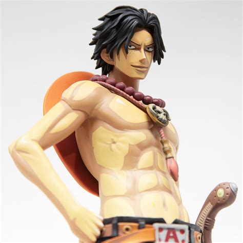 Banpresto One Piece Grandista Manga Dimensions Portgas D Ace Figure Tan