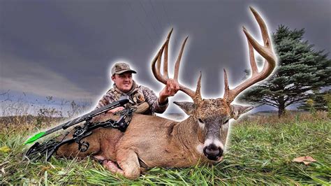 Buck Of A Lifetime Illinois Giant Goes Down Youtube