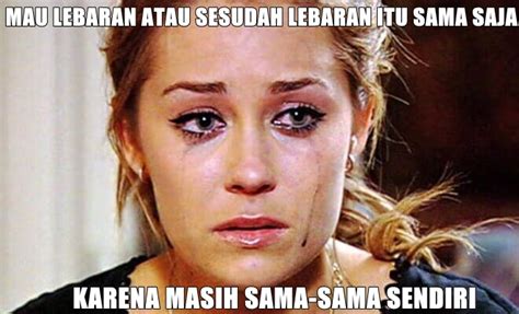 Jelang lebaran, orang sibuk bikin kue jadi pemandangan umum di rumah. 8 Meme Kocak Sebelum Vs Setelah Lebaran