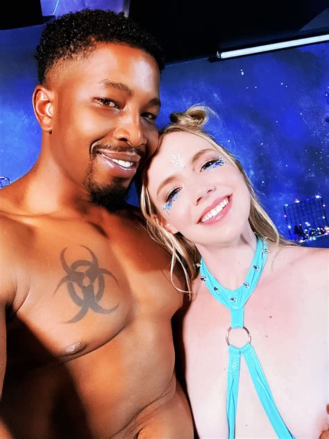 Tw Pornstars Isiahmaxwell Twitter Just A Quick Peek At Rebelrhyderxxx And I Today For