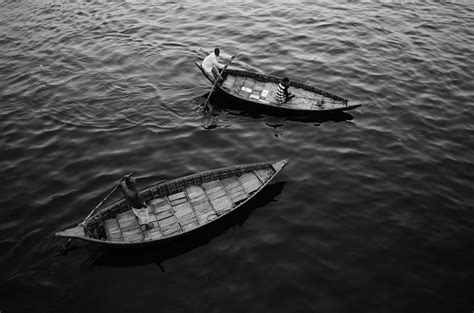 3840x2543 Black And White Boat Canoe Lake Ocean Paddles People