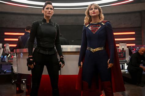 Supergirl Bosses Preview Lenas New Role And Life Or Death Stakes For