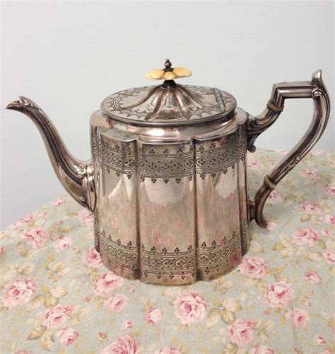 Victorian Silver Plated Tea Pot Etsy Tea Pots Tea Pots Vintage