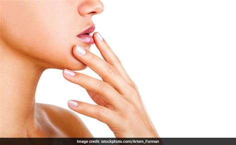 Ways To Stop Chapped Lips From Ruining Winter