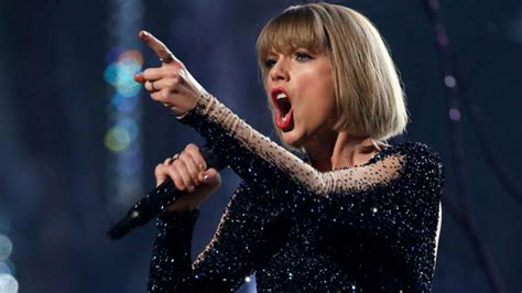Taylor Swift Sexual Assault Trial Singer Wins The Case Against Dj Awarded Symbolic 1