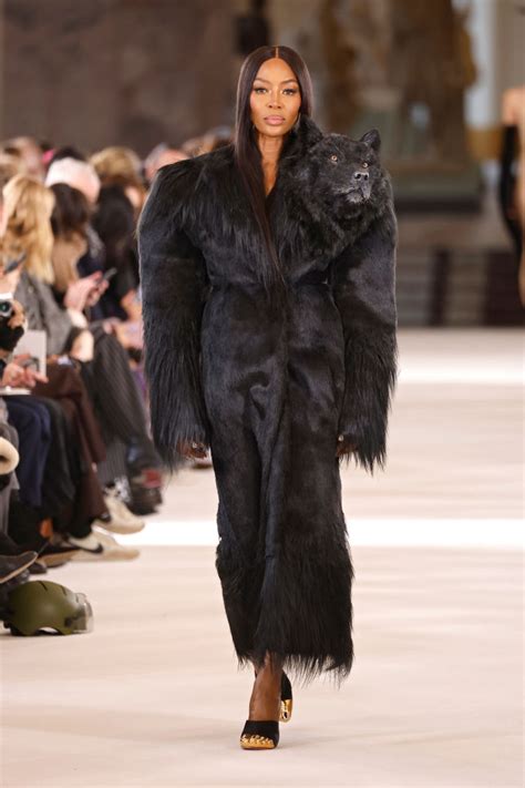 Naomi Campbell Wears Wolf Head Dress At Schiaparellis Couture Show Wwd