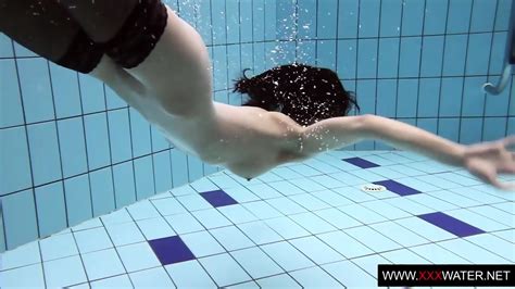underwater swimming babe vera brass eporner