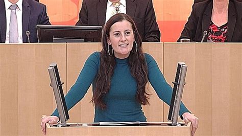 Landtagsabgeordnete die linke hessen fraktionsvorsitzende, stv. Video: Janine Wissler (Linke): Kunst und Kultur ist kein Beiwerk | hessenschau.de | Videos aus ...