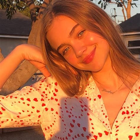 Isabel On Instagram In 2020 Aesthetic Girl Selfie