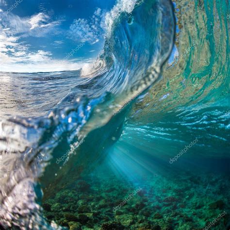 Beautiful Ocean Breaking Wave Stock Photo By ©vitaliysokol 118994986