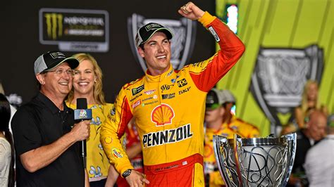 Surprisingly, for all the attention nascar races earn, nascar automobile drivers make far less than their counterparts in other competitive sports. Joey Logano wins first NASCAR Cup championship at ...