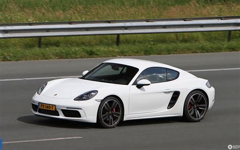 The 2021 porsche 718 cayman captures the same physical and emotional excitement of driving that supercars do. Porsche 718 Cayman S - 9 czerwiec 2019 - Autogespot