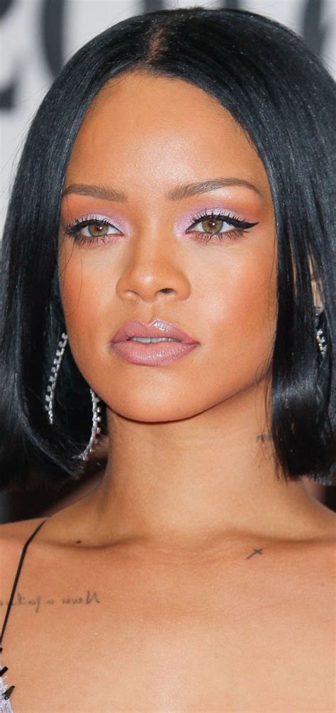 Rihanna Brit Awards 2016 Red Carpet Makeup And Hair Pinterest Rihanna