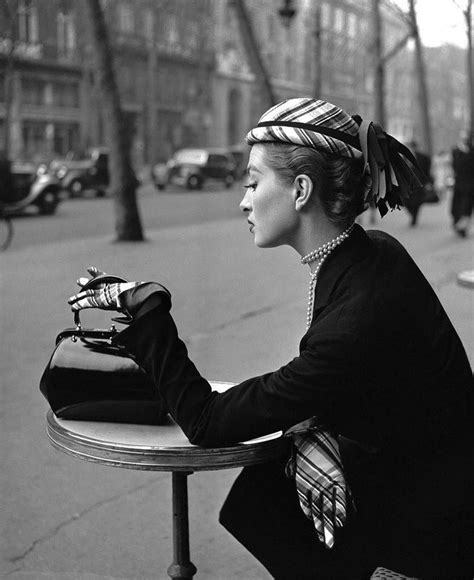 Although a frequent visitor, usually for professional reasons, jaffe is a. Capucine in 1952 Paris. | 60er jahre mode, Berühmte ...
