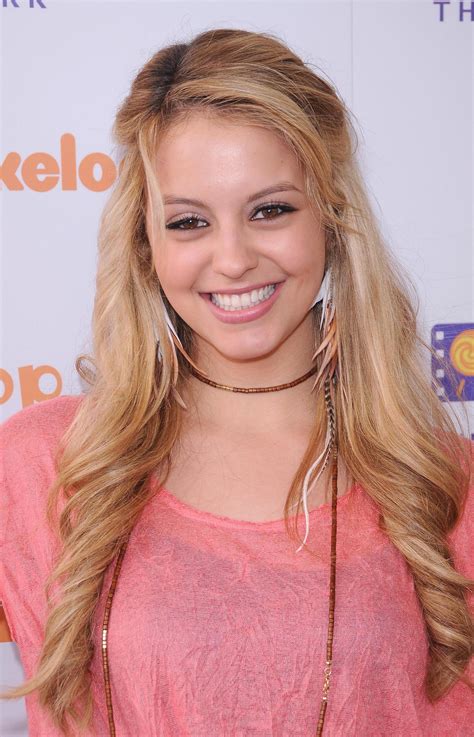 13 Pictures Of American Actress Gage Golightly Peanut Chuck Chuckin