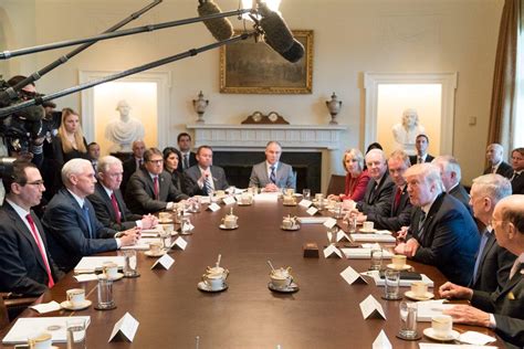 President Trump S First Cabinet Meeting Lights Up Social Media Cbs News