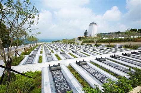Special assistant to sales vp at 龍巖股份有限公司. 龍巖股份有限公司 - 墓園商品