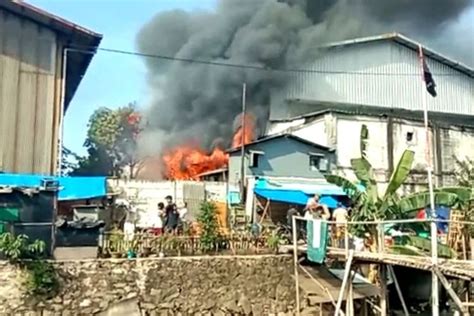 Foto Cerita Warga Kapuk Lihat Kebakaran Melahap Rumah Seperti Empang Penuh Api