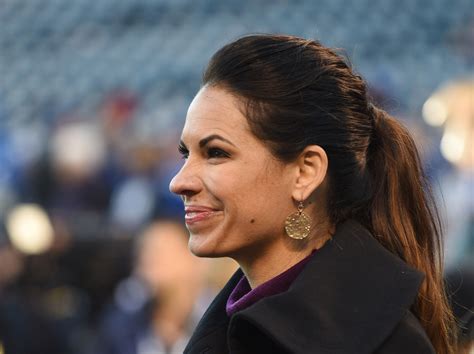One of the female reporters on espn is currently dating minnesota. ESPN Analyst Jessica Mendoza Enjoys Expanded Role - ESPN ...