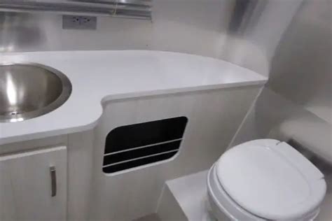 Do Class B B Motorhomes Have Bathrooms Rv Chronicle The Source For Rv Information