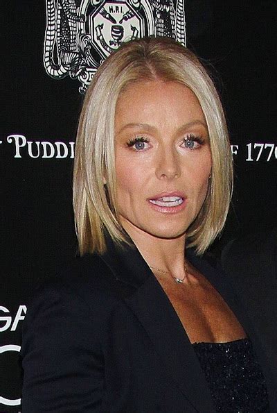 Kelly Ripa Pictures