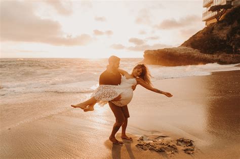 Romantic Laguna Beach Engagement Photos