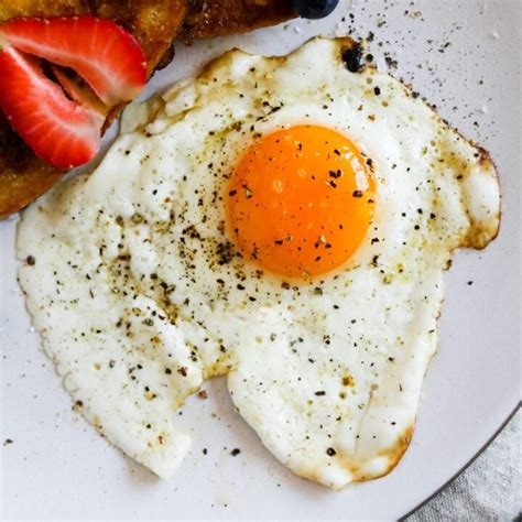 How To Make Perfect Fried Eggs 4 Types The Heirloom Pantry