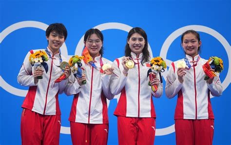 China Shatters World Record To Win Womens 4x200m Freestyle Relay At