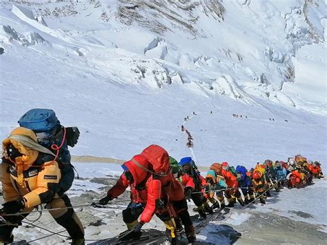 Mt Everest Deaths Rescued Climber Reveals Moment He Fell Unconscious