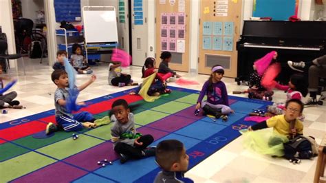 This is what we teach live in nyc! Kindergarten Music Class Exploring Instruments and Form - YouTube