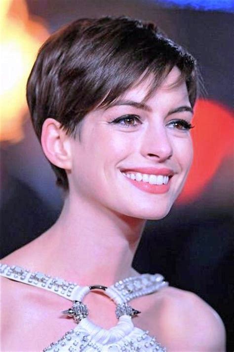 Cool Anne Hathaway Short Hairstyles Hair Styles Womens